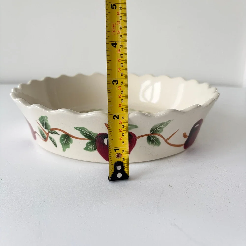 LTD Commodities Vintage Apple Ceramic Scalloped Pie Dish Baker Cream Red 9 Inch